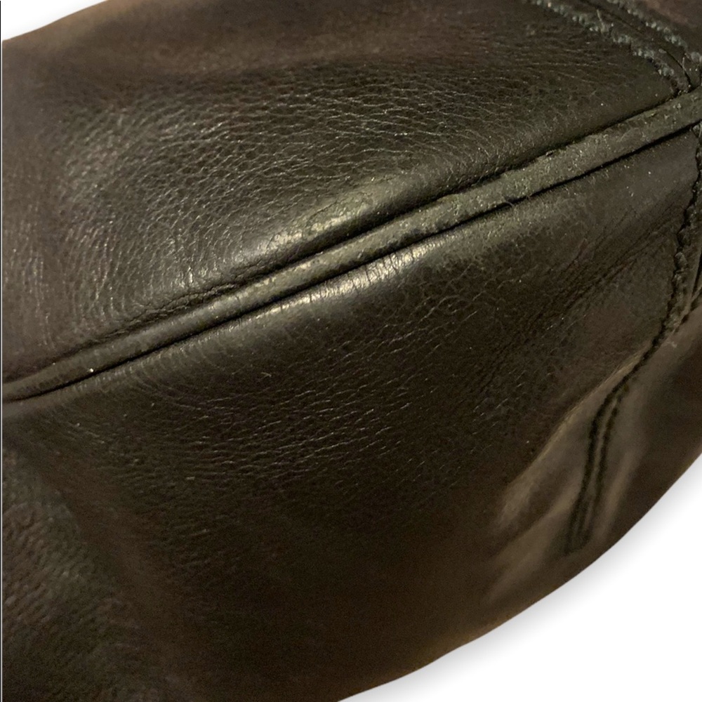 Yves Saint Laurent Black Tote Bag - Picture 4 of 7